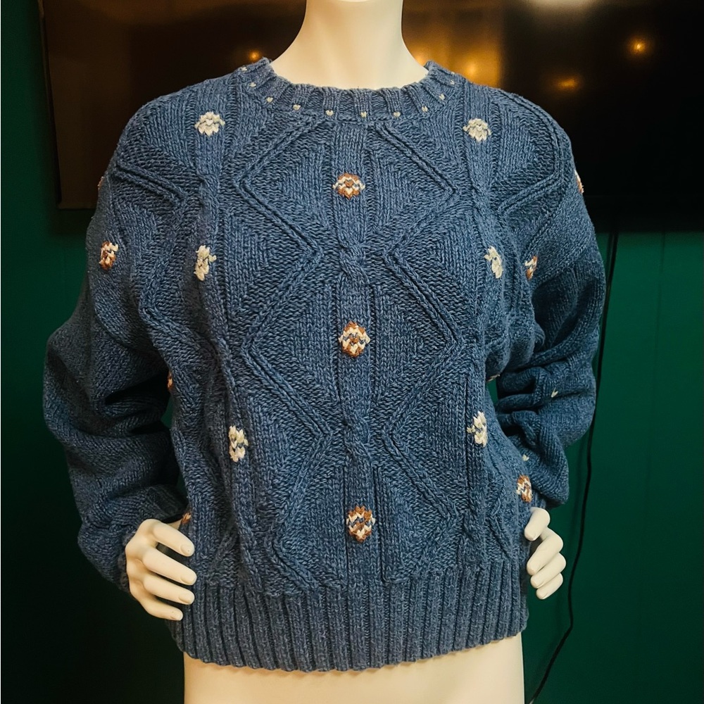 Liz wear Sweater